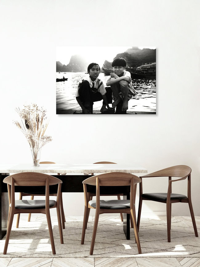 Two Boys in Vietnam, Vietnam – Fotokunst von Jacqy Gantenbrink als Poster oder Acrylglasbild