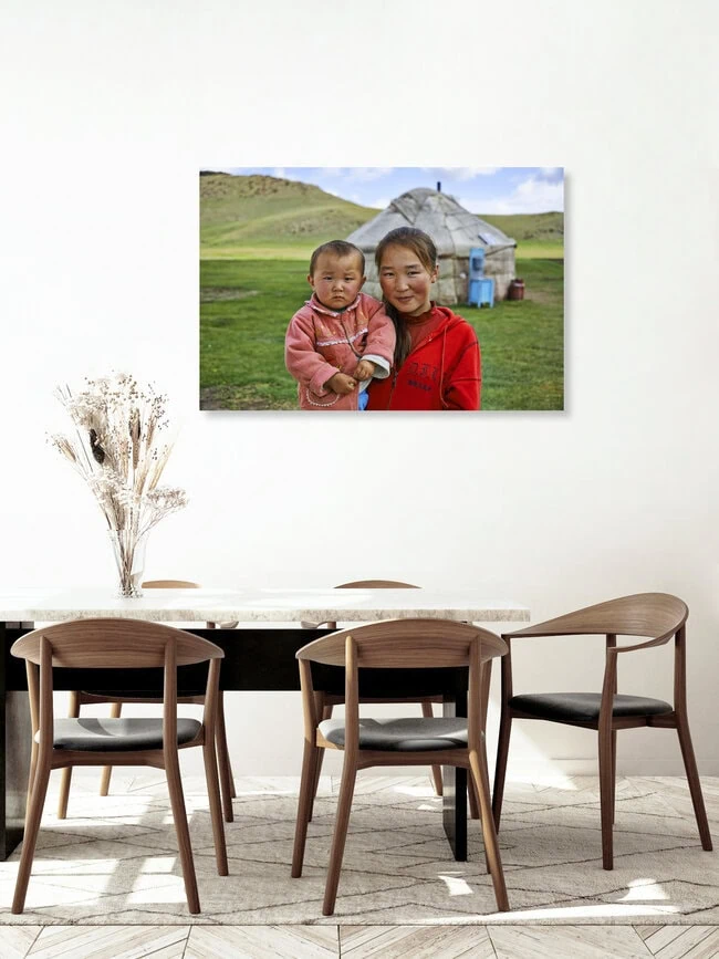 Geschwisterpaar, Kirgistan – Fotokunst von René Ruis als Poster oder Acrylglasbild
