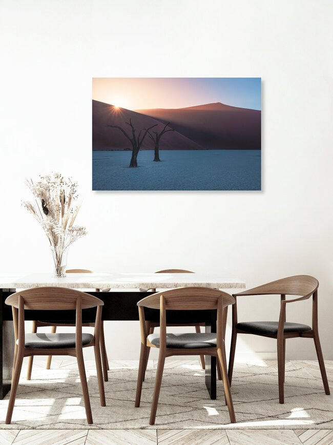Namibia Deadvlei Sunrise, Namibia – Fotokunst von Jean Claude Castor als Poster oder Acrylglasbild