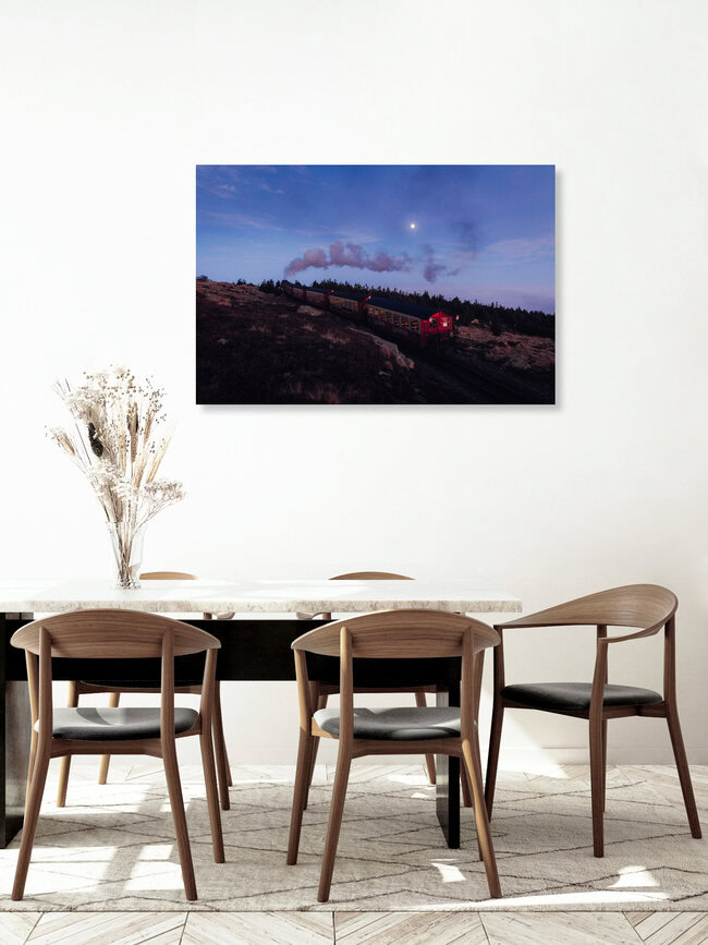 Ankunft im Mondschein, Deutschland – Fotokunst von Maximilian Fischer als Poster oder Acrylglasbild
