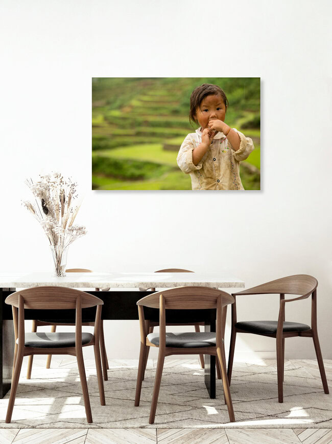 Mädchen in den Reisterrassen, Vietnam – Fotokunst von Steffen Rothammel als Poster oder Acrylglasbild