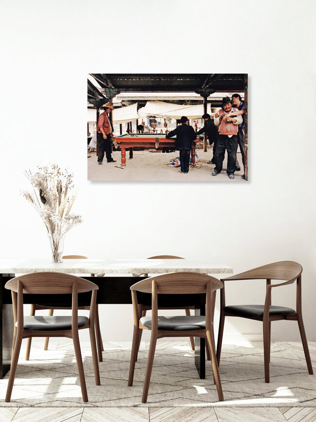 Billard, Tibet, 2002, China – Fotokunst von Eva Stadler als Poster oder Acrylglasbild