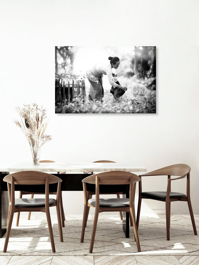 A quiet ceremony, Indonesien – Fotokunst von Ingetje Tadros als Poster oder Acrylglasbild