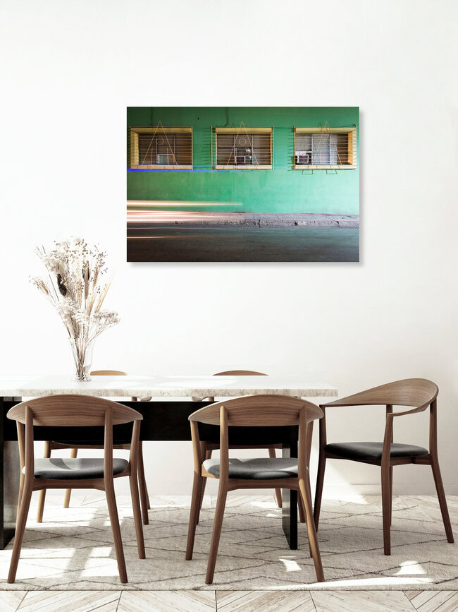 Green facade and headlights, Kuba – Fotokunst von Eva Stadler als Poster oder Acrylglasbild