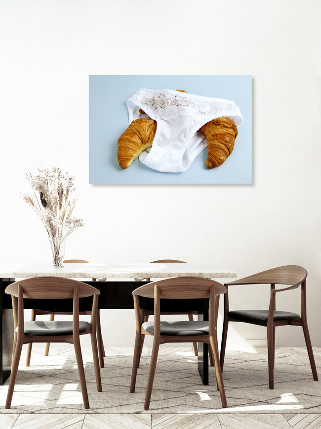 knickers and croissants, Belgien – Fotokunst von Loulou von Glup als Poster oder Acrylglasbild