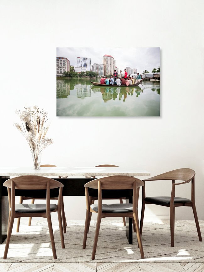Fähre in Dhaka, Bangladesh – Fotokunst von Miro May als Poster oder Acrylglasbild