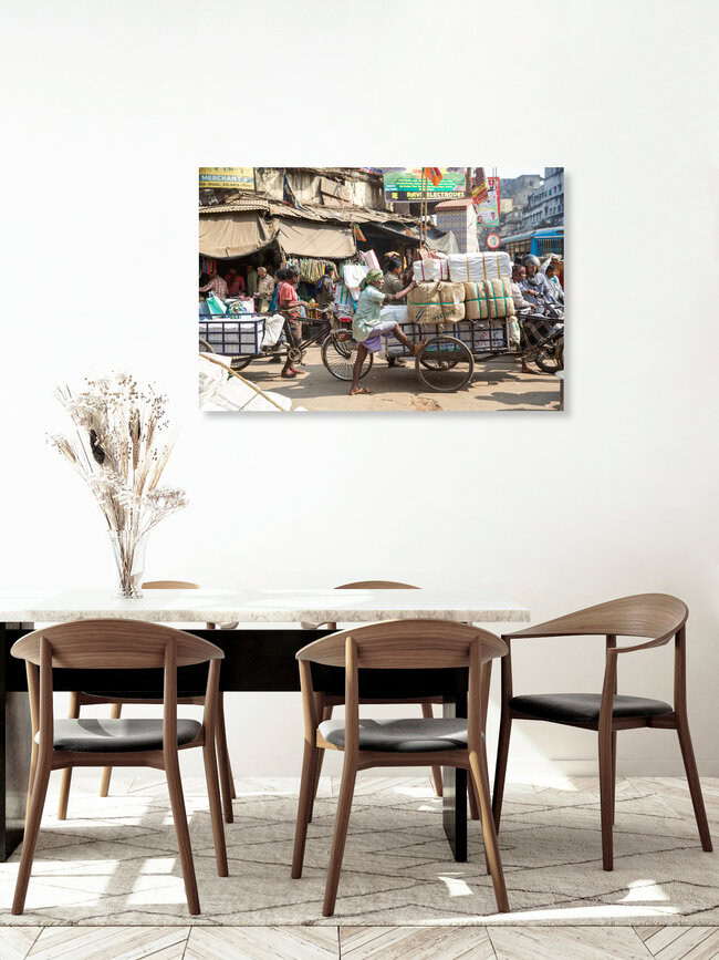 Traffic, Indien – Fotokunst von Miro May als Poster oder Acrylglasbild