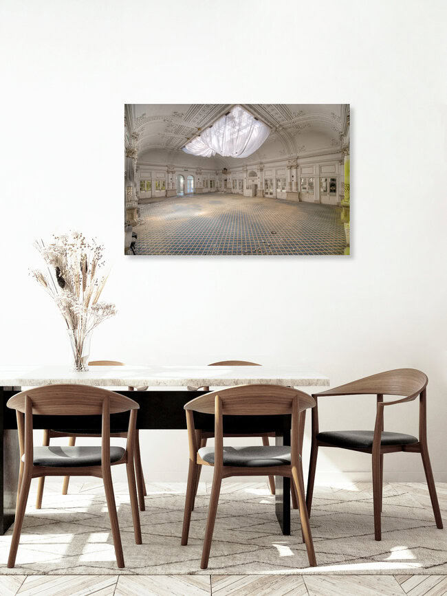 Verlassenes Hotel, Italien – Fotokunst von Christopher Prenzel als Poster oder Acrylglasbild