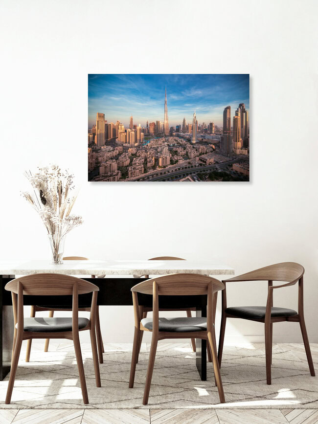 Dubai Skyline Panorama , Vereinigte Arabische Emirate – Fotokunst von Jean Claude Castor als Poster oder Acrylglasbild