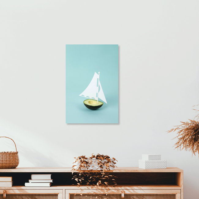 Avocado Boat, Belgien – Fotokunst von Loulou von Glup als Poster oder Acrylglasbild