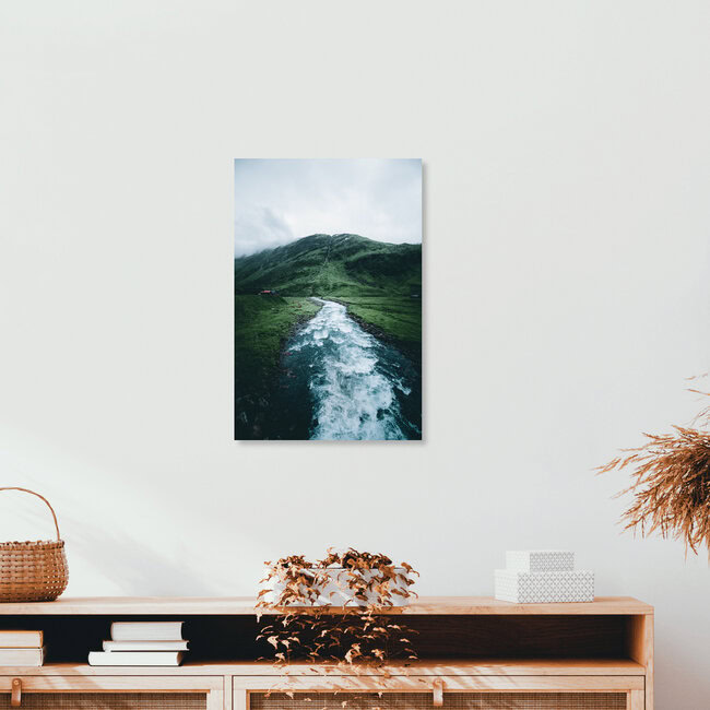 Grüner Hinterhof, Norwegen – Fotokunst von Dorian Baumann als Poster oder Acrylglasbild