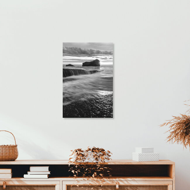 Midnight's Sun B&W, Norwegen – Fotokunst von Sebastian Worm als Poster oder Acrylglasbild