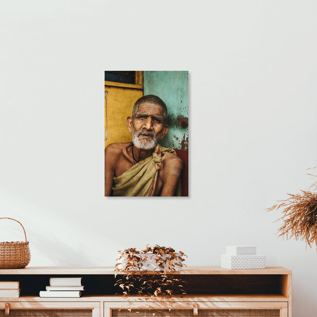 Alter hinduistischer Priester, Indien – Fotokunst von David Wurth als Poster oder Acrylglasbild