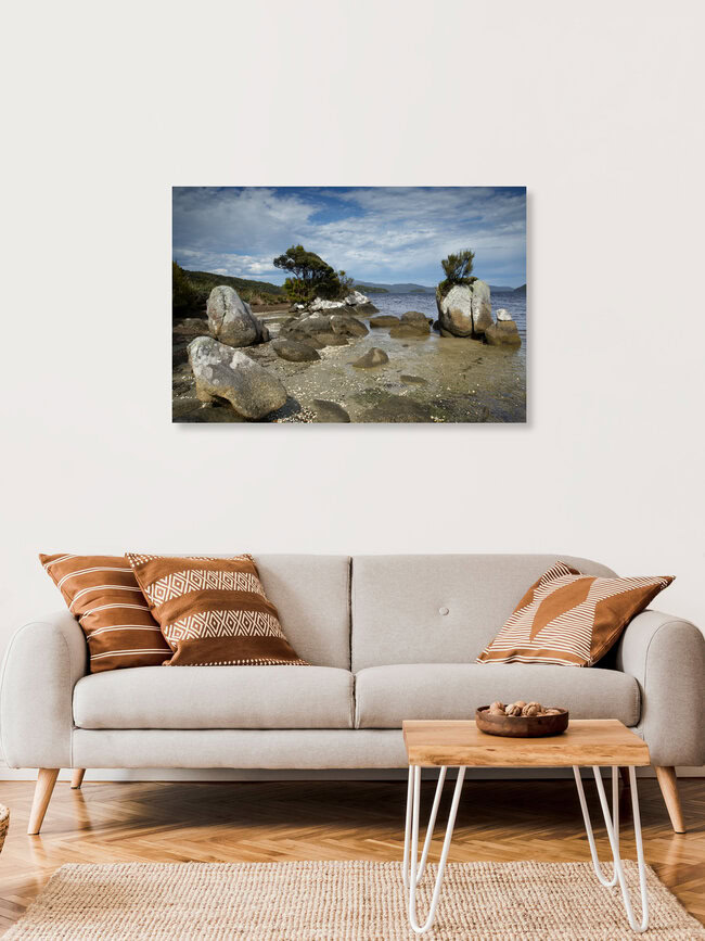 Strand, Felsen, und Meer auf Stewart Island, Neuseeland – Fotokunst von Stefan Blawath als Poster oder Acrylglasbild