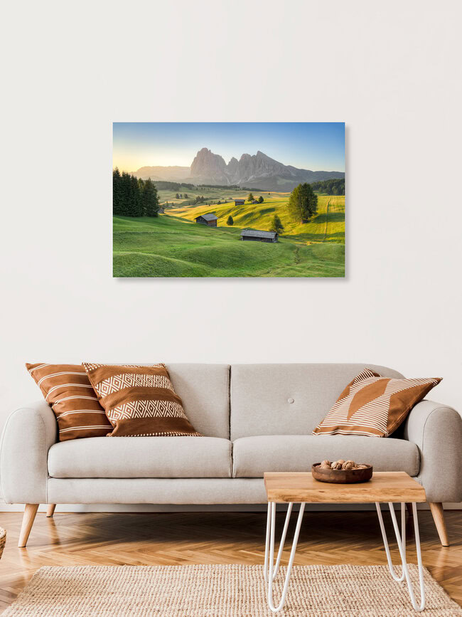Sommermorgen auf der Seiser Alm, Italien – Fotokunst von Michael Valjak als Poster oder Acrylglasbild