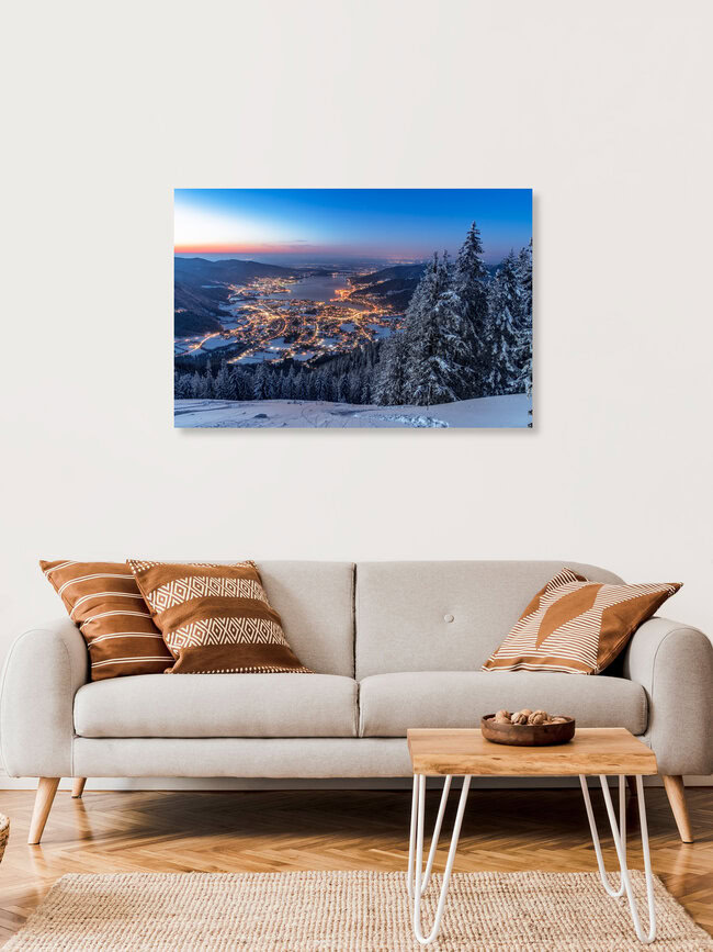 Winterabend am Tegernsee in Oberbayern, Deutschland – Fotokunst von Achim Thomae als Poster oder Acrylglasbild