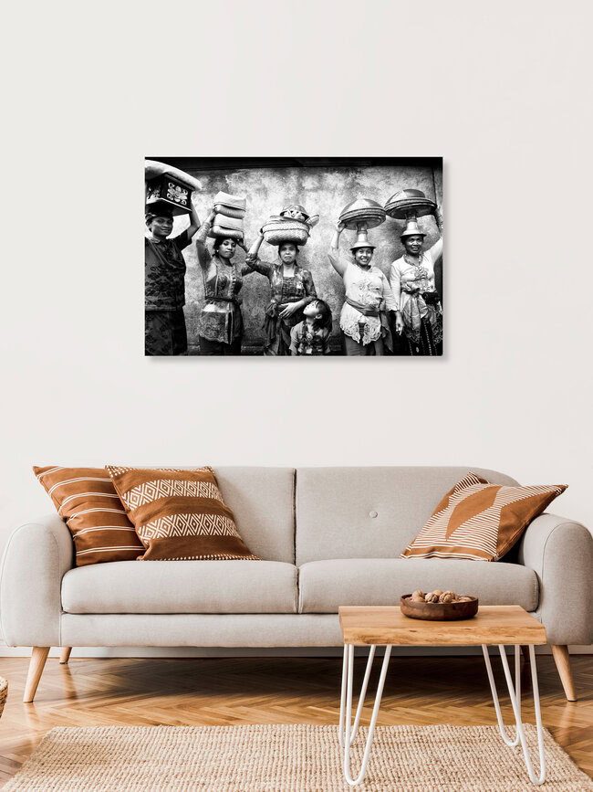 Hochzeitsvorbereitungen, Afghanistan – Fotokunst von Ingetje Tadros als Poster oder Acrylglasbild