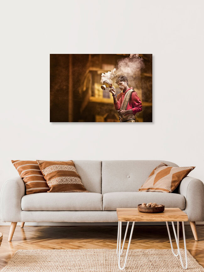 Aarti in Varanasi, Indien – Fotokunst von Victoria Knobloch als Poster oder Acrylglasbild
