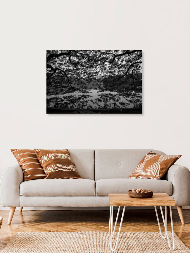 Friedvoller See, Vietnam – Fotokunst von Philipp Weindich als Poster oder Acrylglasbild