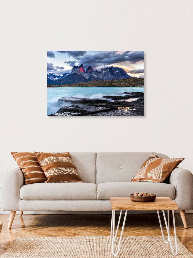 Torres del Paine bei Sonnenaufgang, Chile – Fotokunst von Stefan Schurr als Poster oder Acrylglasbild
