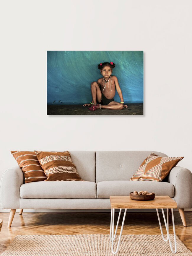 A birthday present, Indien – Fotokunst von Ingetje Tadros als Poster oder Acrylglasbild
