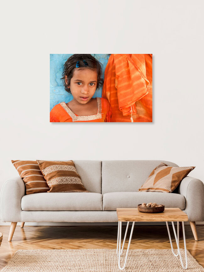 Blue & Orange, Indien – Fotokunst von Miro May als Poster oder Acrylglasbild