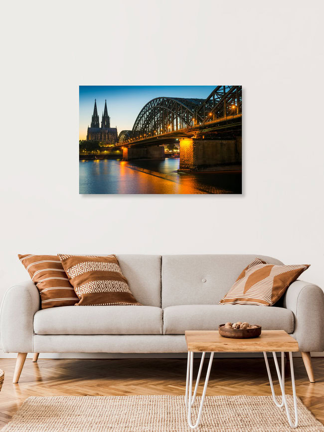 Köln am Abend, Deutschland – Fotokunst von Martin Wasilewski als Poster oder Acrylglasbild