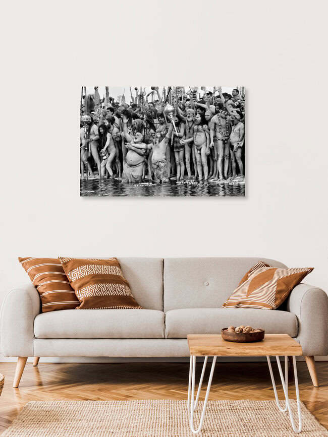 The sacramental bathing in Ganges, Indien – Fotokunst von Jagdev Singh als Poster oder Acrylglasbild