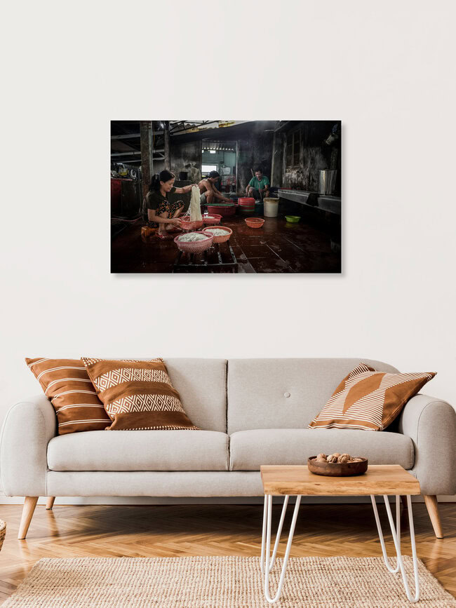 Reisnudelproduktion, Vietnam – Fotokunst von Thomas Junklewitz als Poster oder Acrylglasbild
