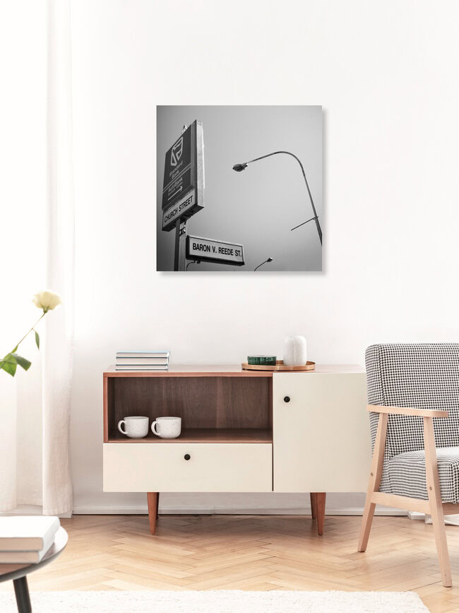lamp post south africa (3) , Südafrika – Fotokunst von Eva Stadler als Poster oder Acrylglasbild