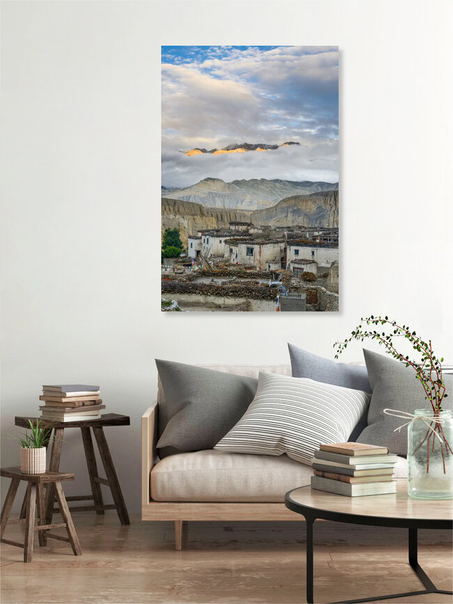Sonnenaufgang im alten Königreich Mustang, Nepal – Fotokunst von Dirk Steuerwald als Poster oder Acrylglasbild