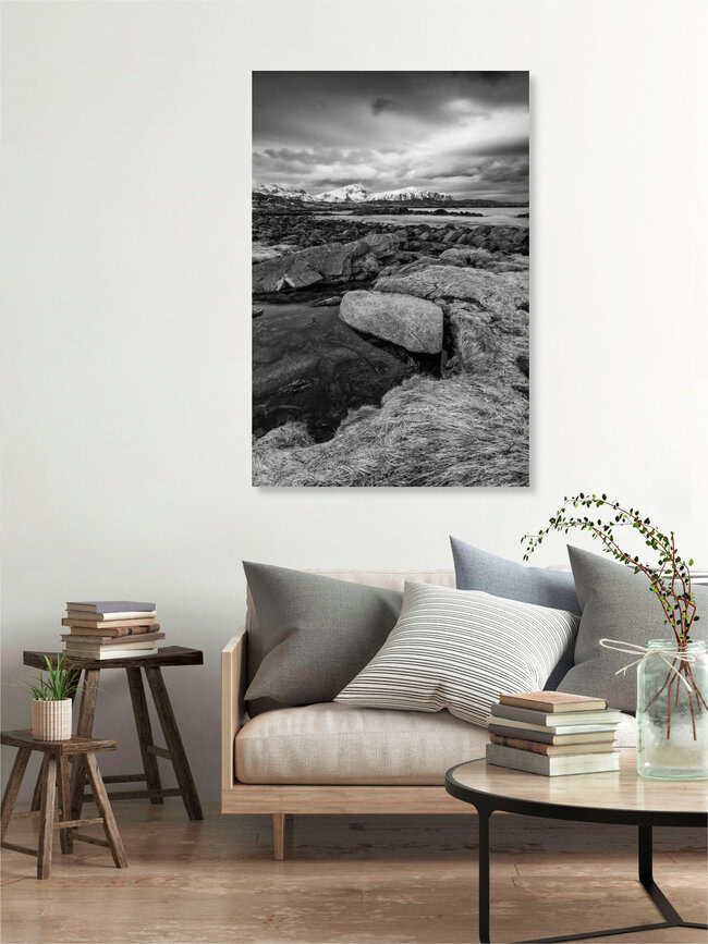 Water, rock and grass // Lofoten islands, Norway, Norwegen – Fotokunst von Eva Stadler als Poster oder Acrylglasbild