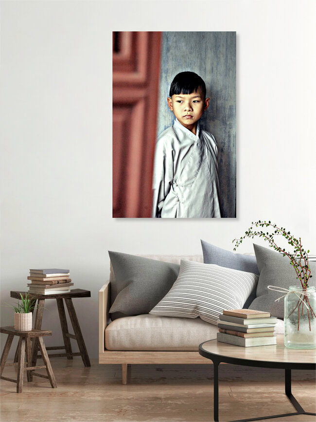 Kleiner Mönch, Vietnam – Fotokunst von Thomas Junklewitz als Poster oder Acrylglasbild