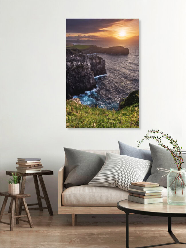 Azoren Sao Miguel Küste bei Sonnenuntergang, Portugal – Fotokunst von Jean Claude Castor als Poster oder Acrylglasbild