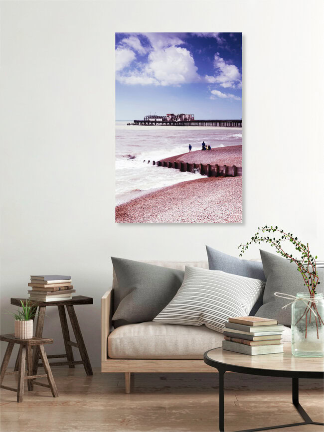 Skeleton by the sea, Großbritannien – Fotokunst von Eva Stadler als Poster oder Acrylglasbild