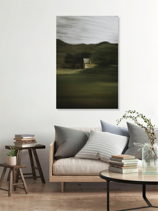 Yellow House, Norwegen – Fotokunst von Fabian Hönig als Poster oder Acrylglasbild