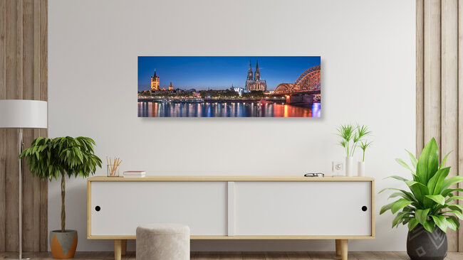 Skyline von Köln nach Sonnenuntergang, Deutschland – Fotokunst von Achim Thomae als Poster oder Acrylglasbild