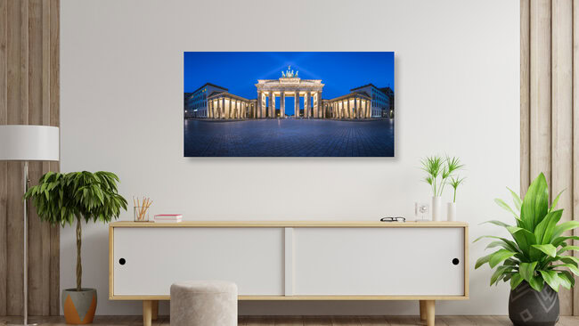 Berlin Brandenburger Tor, Deutschland – Fotokunst von Jean Claude Castor als Poster oder Acrylglasbild