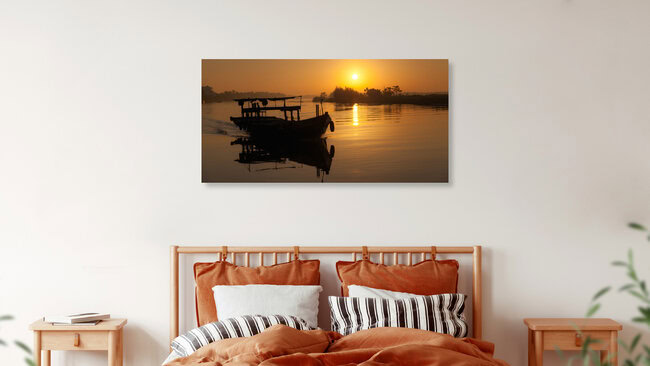 Fishing Boat in Sunrise (Hoi An), Vietnam – Fotokunst von Jörg Faißt als Poster oder Acrylglasbild