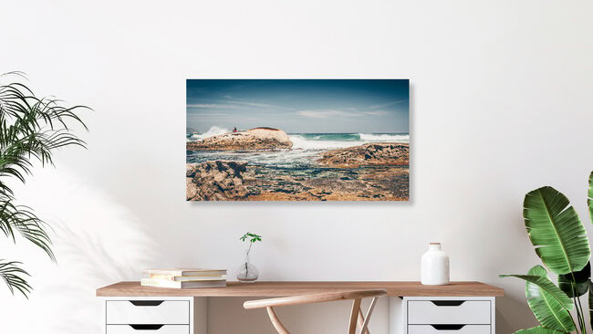 Auf den Steinen, an den Wellen, Südafrika – Fotokunst von Eva Stadler als Poster oder Acrylglasbild