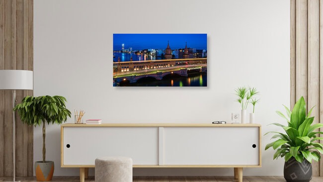 Berlin - Oberbaumbrücke zur blauen Stunde, Deutschland – Fotokunst von Jean Claude Castor als Poster oder Acrylglasbild