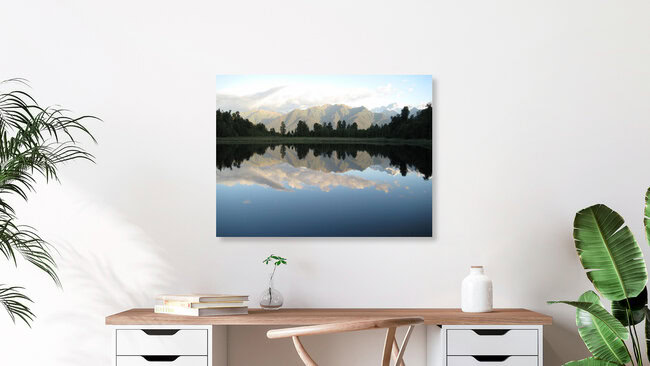 Lake Matheson, New Zealand, Neuseeland – Fotokunst von Melanie Cao als Poster oder Acrylglasbild
