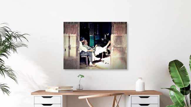 Unterhaltung, Vietnam – Fotokunst von Thomas Junklewitz als Poster oder Acrylglasbild