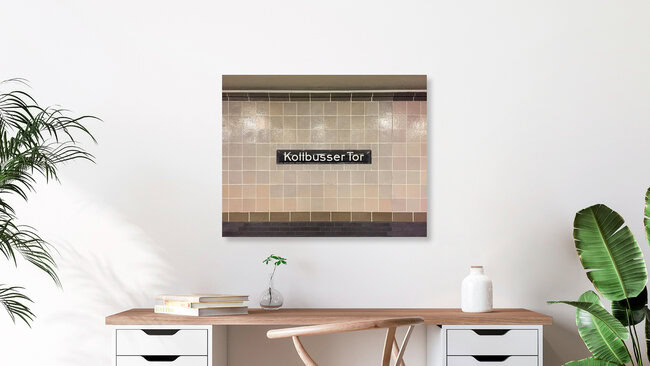 Kottbusser Tor U8, Deutschland – Fotokunst von Claudio Galamini als Poster oder Acrylglasbild