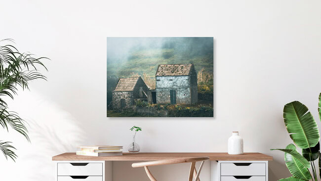 Hütten im Nebel, Portugal – Fotokunst von Sonja Lautner als Poster oder Acrylglasbild