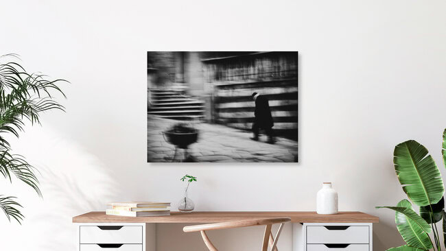 Passeggiando a Siena, Italien – Fotokunst von Massimiliano Sarno als Poster oder Acrylglasbild