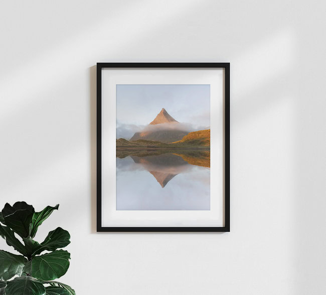 Volandstind, Norwegen, Norwegen – Fotokunst von Reiner Hofer als Poster oder Acrylglasbild
