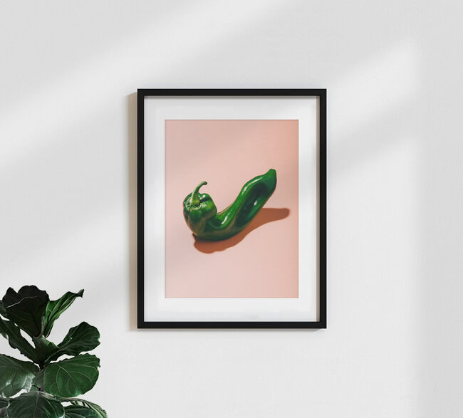 Green Pepper, Frankreich – Fotokunst von Stéphane Dupin als Poster oder Acrylglasbild
