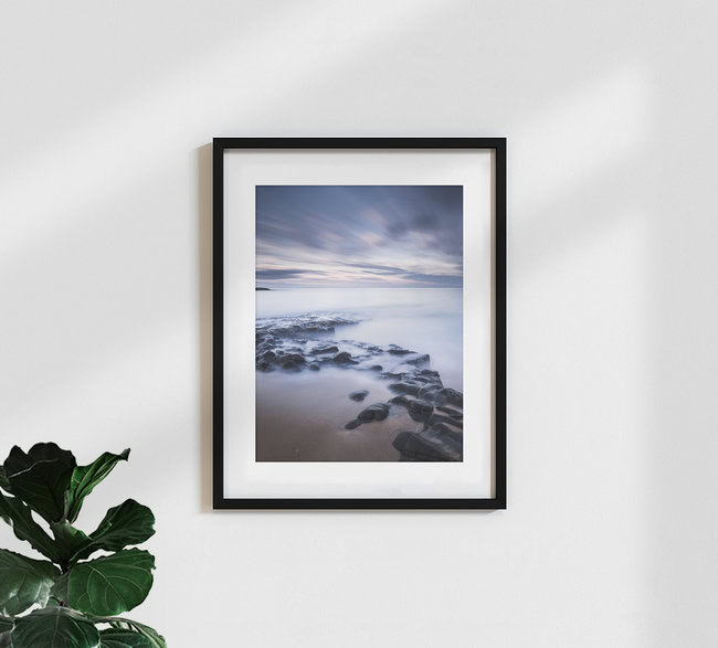 Bamburgh Rock Study 4, Großbritannien – Fotokunst von Ronnie Baxter als Poster oder Acrylglasbild