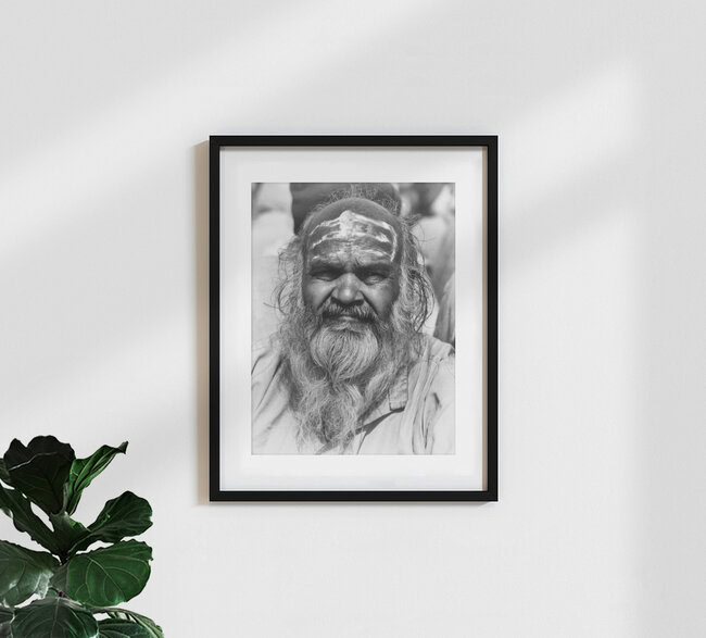 Holy man, Indien – Fotokunst von Jagdev Singh als Poster oder Acrylglasbild